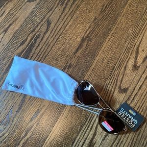 Women’s Society 43 Foster Grant polarized sunglasses with gold frame. Brand new.